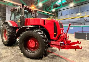 На замену американским моторам Caterpillar и Cummins для большого трактора «Беларус-3522» рассматривали российский и китайский агрегаты. Какой из них выбрали?
