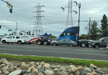 Поломанные Tesla Semi вызывают опасения по поводу надёжности электрических грузовиков