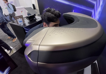 Представлен Brelyon Fusion — огромный монитор нового поколения, который окружает лицо пользователя