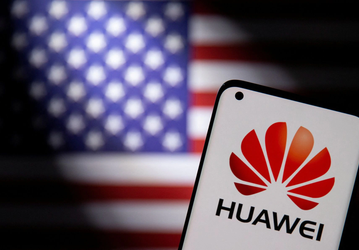 Противостояние администрации США и Huawei обостряется. Вашингтон приостановил выдачу лицензий американским компаниям на экспорт продукции для Huawei
