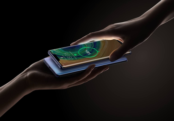Эта функция была у Huawei ещё в 2018 году. Apple работает над беспроводной зарядкой AirPods и Apple Watch через iPhone