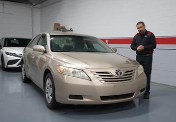 Расход в 1 литр масла на 250 км пробега — это нормально? В США разобрали Toyota Camry с пробегом 483 тыс. км и удивились состоянию двигателя
