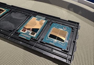 Intel всё же опоздала слишком сильно? В первом тесте 60-ядерный Xeon 8490H с треском проигрывает новейшим AMD Epyc