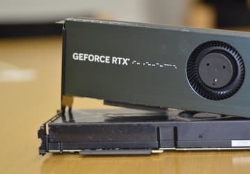 GeForce RTX 4090 с «турбиной» настолько шумная, что нужно надевать наушники с шумоподавлением. Появился первый обзор редкого адаптера