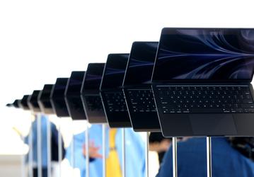 Bloomberg: Apple работает над сенсорными экранами для ноутбуков. Первой такой моделью может оказаться MacBook Pro с дисплеем OLED