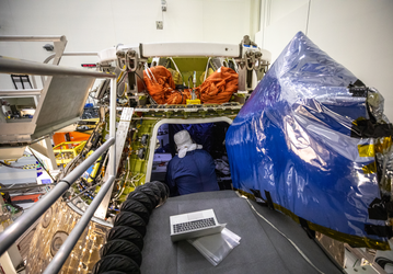 В NASA вскрыли космический корабль Orion после эпичного полёта к Луне