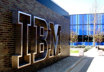 IBM сокращает 3900 человек, акции компании подешевели