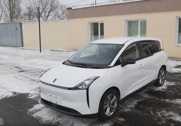 Губернатору показали электромобиль, который будет выпускаться в Саратовской области
