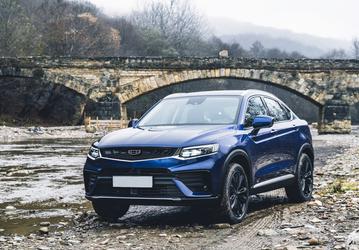 Geely в ударе. Китайский автопроизводитель впервые занял первое место по продажам на рынке Белоруссии, потеснив Lada