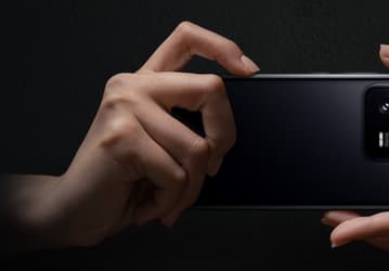 Лучший экран Samsung с разрешением 2К, камера Leica дюймовым датчиком Sony, 4820 мА·ч и 120 Вт. Представлены глобальные Xiaomi 13 Pro и Xiaomi 13, объявлены цены