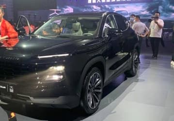 Chery привезет в Россию 186-сильный кроссовер Jetour Dashing с дизайном как у Lamborghini Urus и ценой всего 2,2 млн рублей. Что это за модель?
