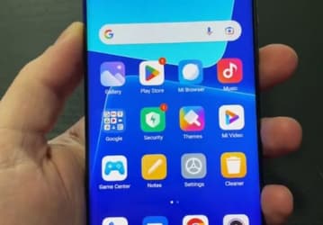 Вырез экрана а-ля Dynamic Island и Snapdragon 7 Gen 1. Живые фото и характеристики Xiaomi 13 Lite