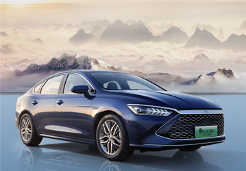BYD Qin Plus DM-i 2023 Champion Edition, способный проезжать 1245 на одном баке бензина, стал хитом в Китае: за 7 дней оформлено более 30 тыс. заказов