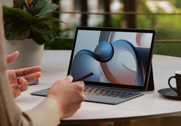 Экран 12,4 дюйма 2,5К, 13 часов автономной работы, Windows 11, 685 граммов и цена всего $425. Xiaomi Mi Notebook 12.4 поступил в продажу в Китае