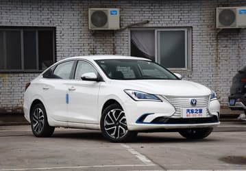В Россию привезли седан Changan Eado EV300 — это конкурент Evolute i-Pro. Сколько просят за автоновинку?