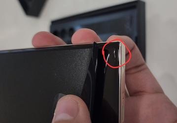 «С вашим телефоном всё в порядке», — кажущаяся кривизна экрана Samsung Galaxy S23 Ultra не считается дефектом