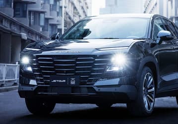 В России впервые начали продавать топовый кроссовер Jetour Dasheng 2023 с технологиями Huawei