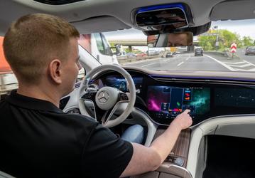 Mercedes-Benz обыграла Tesla на её же поле. Компания первой в США получила лицензию на автопилот третьего уровня