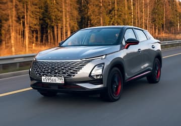 Очень популярный в России кроссовер Omoda C5 получит полноприводную и электрическую версии