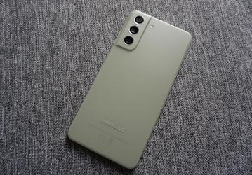 Samsung не собирается отказываться от фанатских смартфонов. Galaxy S23 FE может выйти в августе или сентябре