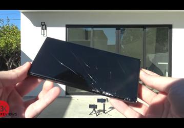 Стекло Gorilla Glass Victus 2 не панацея. Экран Samsung Galaxy S23 Ultra разбился в тесте на прочность при первом же падении — он приземлился на бетон с высоты около метра