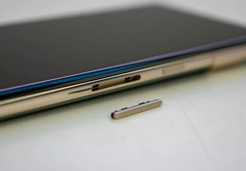 «Вы неправильно с ним обращаетесь», — Google отказывается менять по гарантии Google Pixel 7 Pro с отваливающимися кнопками