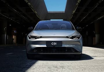 В России начали продавать 272-сильный 5-метровый седан Leapmotor C01. Цена по нынешним меркам вполне адекватная