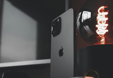 Снятый с производства премиальный iPhone 12 Pro Max рекордно подешевел в России
