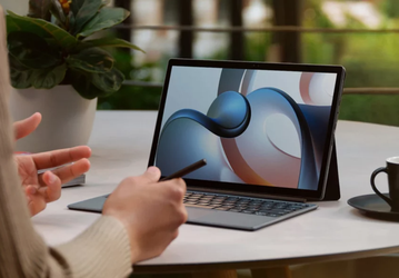 Представлен Xiaomi Notebook 12.4 2-in-1. В Китае устройство оказалось гораздо дешевле