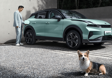 Старший брат Geely Coolray оказался гораздо дешевле, чем ожидалось. Lynk & Co 06 EM-P с полным приводом, 299 л.с. и расходом всего 4,98 л/100 км оценили всего в 18,7 тыс. долларов.