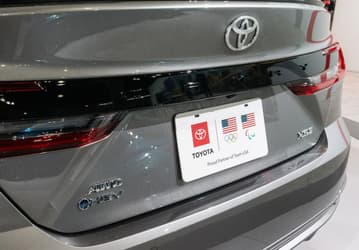 Toyota объяснила, почему у Toyota Camry 2025 «не тот» логотип