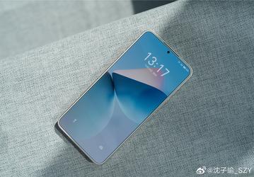 Это Meizu 21 с белой рамкой. Первое официальное фото флагмана