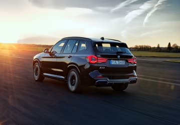 «Это не наша стратегия», — BMW не собирается снижать цены, поскольку продажи и так растут