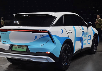 Расход 1 кг водорода на 120 км и заправка за 5 минут. Представлен водородомобиль от Nissan и Dongfeng 