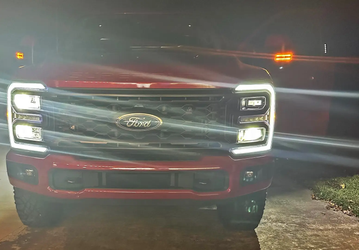 Ford с завода установил разные фары на новые Ford Super Duty 2023 и F-250 King Ranch