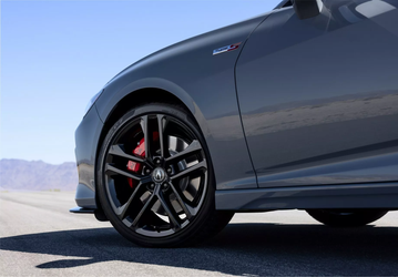 Объявлены цены и комплектации новейшей Acura TLX 2024