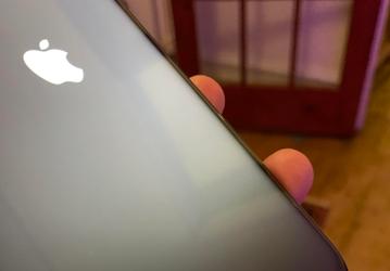 «Процесс вообще не был нарушен со стороны Apple», — человек купил iPhone 15 Pro Max на сайте Apple, а получил китайскую подделку на Android