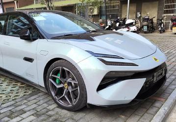 Первый за 30 лет седан Lotus: адаптивная подвеска, автопилот и 905 л.с. Emeya уже стал самым быстрым в Китае, поставки начнутся в 2024 году