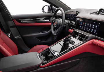 Это новый Porsche Panamera. Первая возможность заглянуть внутрь новинки