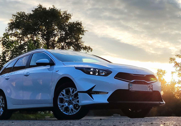 Топовая новая Kia Ceed SW 2023 за 2,8 млн рублей. В России предлагают надёжный семейный универсал с проверенным мотором