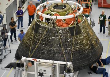 NASA продолжает расследовать причины разрушения огнеупорного экрана космического корабля Orion