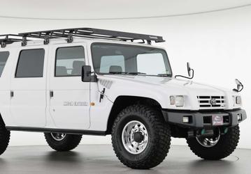 В США на продажу выставили уникальный внедорожник Toyota Mega Cruiser