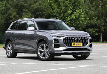 В Россию привезли крупную партию Audi Q6: сколько стоит одноклассник Volkswagen Teramont?