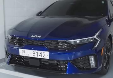 Это Kia K5 2024 GT Line. Не представленный официально седан засняли прямо на парковке