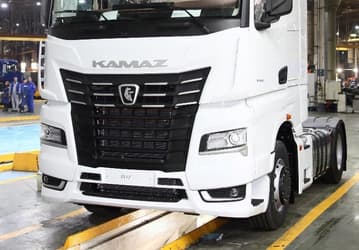Флагманские грузовики КамАЗ К5 2.0 поступили в продажу: больше мощность, лучше шумоизоляция и 15-дюймовый экран в кабине