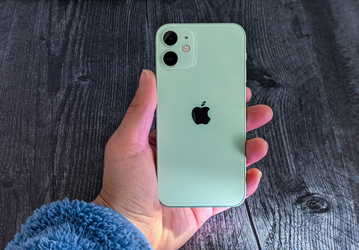 Apple вернула компактный iPhone на официальный сайт: компания начала продавать восстановленные iPhone 12 mini