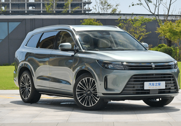 Аналог Toyota Highlander от Huawei с запасом хода 1300 км бьёт рекорды: уже 80 000 человек заказали Aito M7