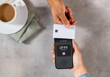 Apple запустила Tap to Pay на iPhone на Украине – смартфон можно использовать как платёжный терминал