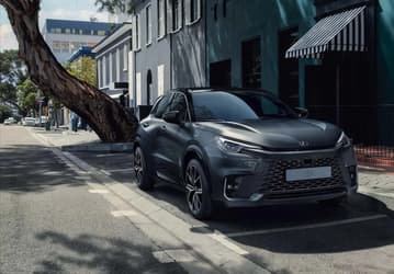Toyota Yaris Cross превратили в люксовый Lexus LBX, в Японии стартовали продажи новинки