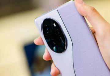 Овал, петля Мёбиуса, две фактуры и два разных цвета — всё это Honor 100 Pro. Новинка с необычным дизайном засветилась на первом живом фото